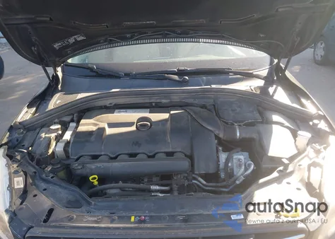 2014 Volvo Xc60 T6 R-Design z USA, uszkodzony, nr VIN YV4902DZ6E2522216